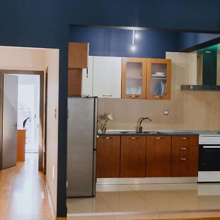 Cosy & Spacious Central Apartment Komotini Exterior photo
