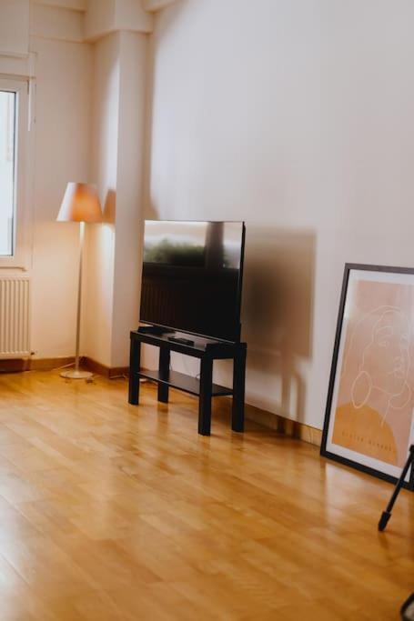 Cosy & Spacious Central Apartment Komotini Exterior photo